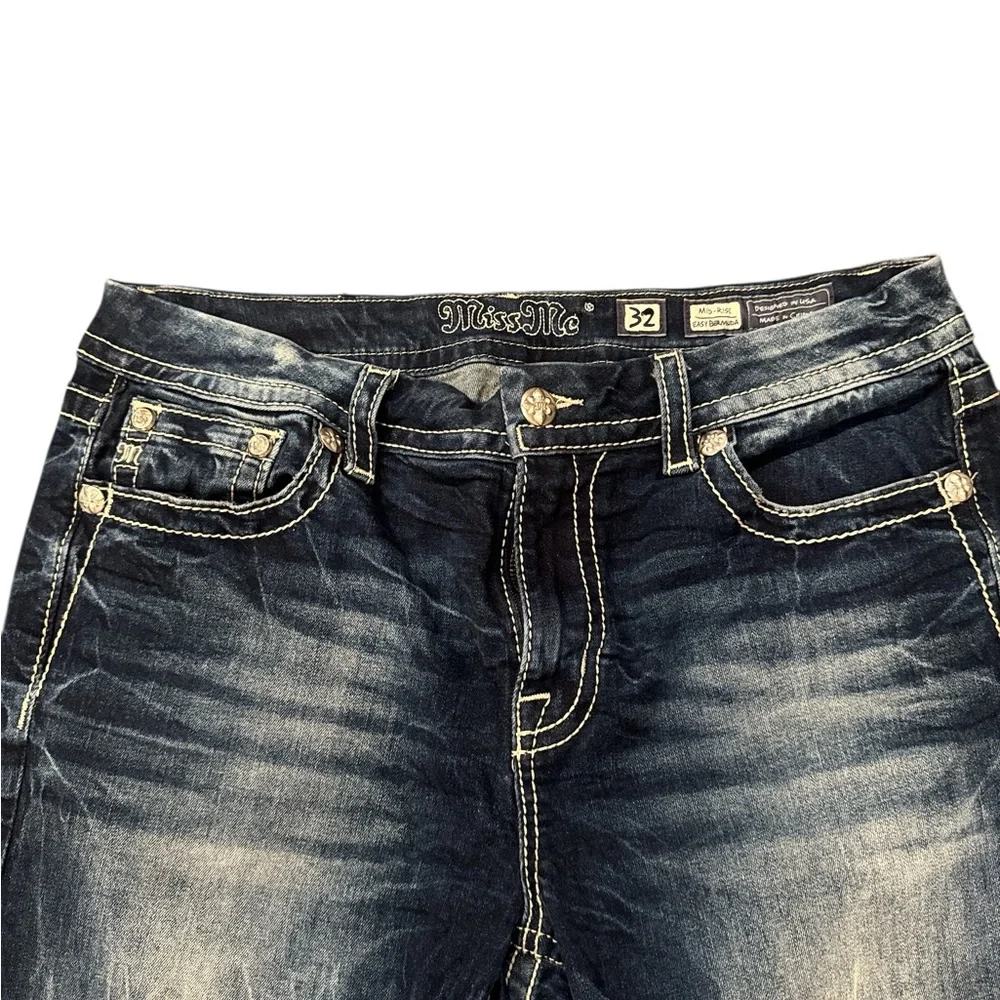 Miss Me Easy Bermuda Denim Shorts - Picture 4 of 10